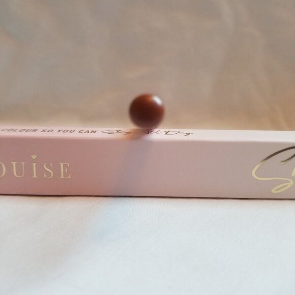 P.Louise Sharpenable Lip Liner in No Secrets - Picture 9 of 11